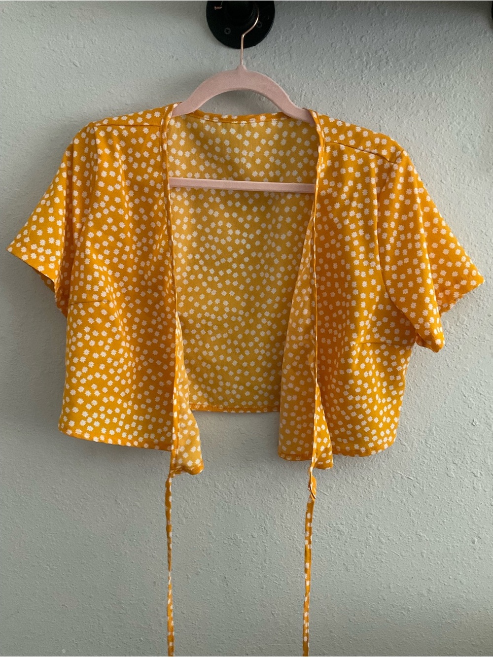SHEIN Yellow White Daisy Wrap Tie-Front Crop Top